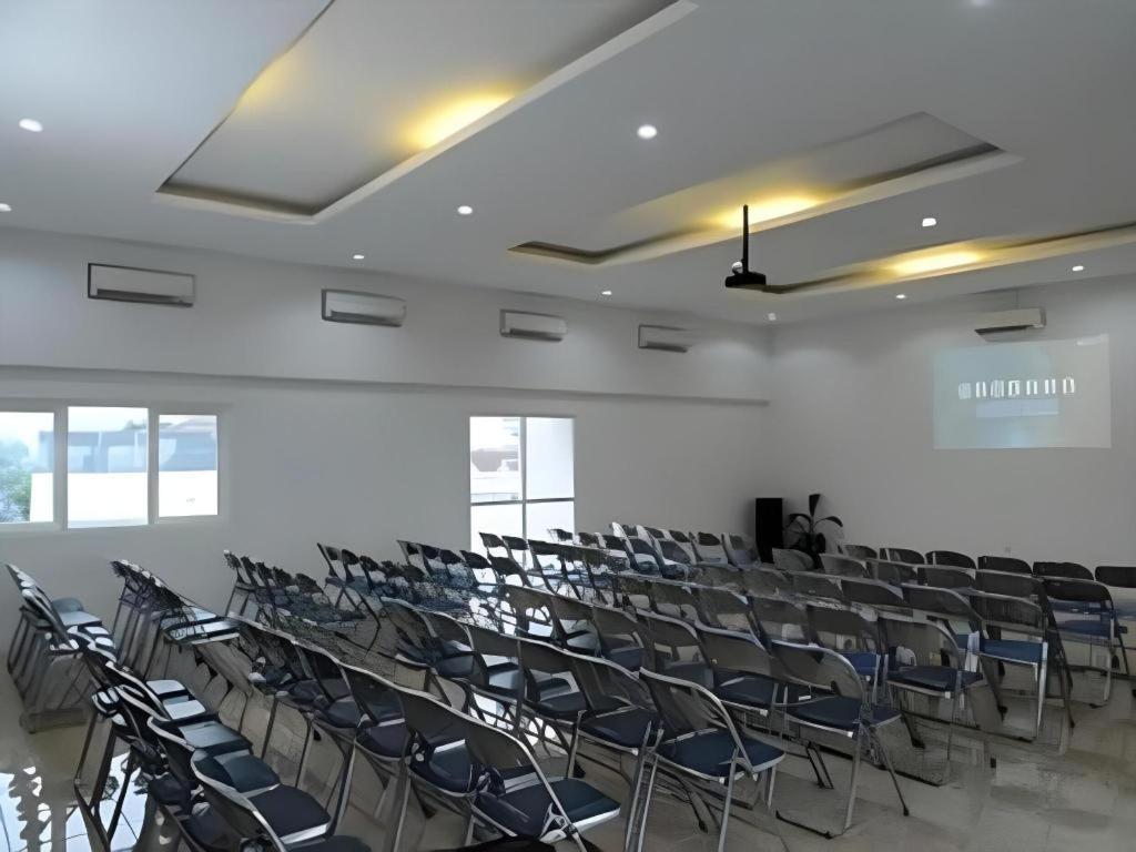 Guest House Nozz Semarang Eksteriør billede